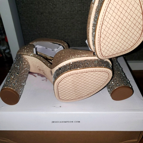 COPY - Jessica Simpson Everyn 2 Heels - Picture 5 of 6